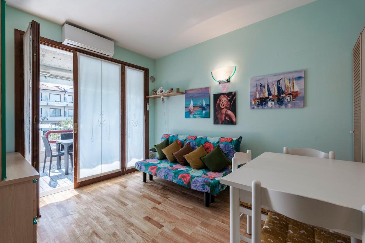 Azzurra Suite - Monolocale Con Piscina E Wifi سيرمِيوني المظهر الخارجي الصورة